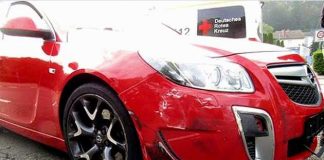 Am Opel Insignia entstand lediglich ein leichter Schaden im rechten Frontbereich.