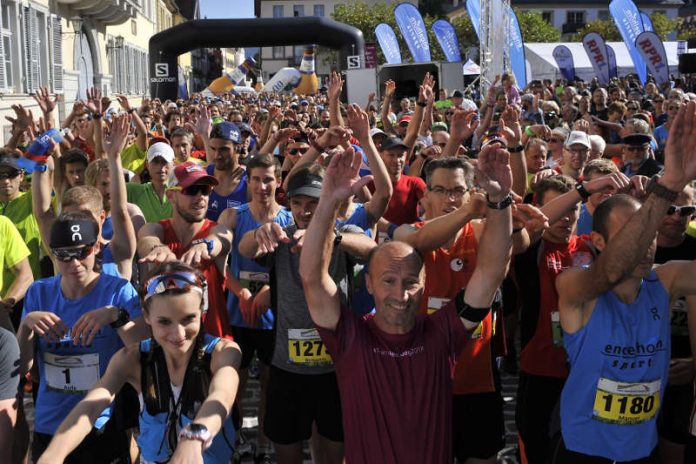 Vor dem Start (Foto: PIX-Sportfotos)