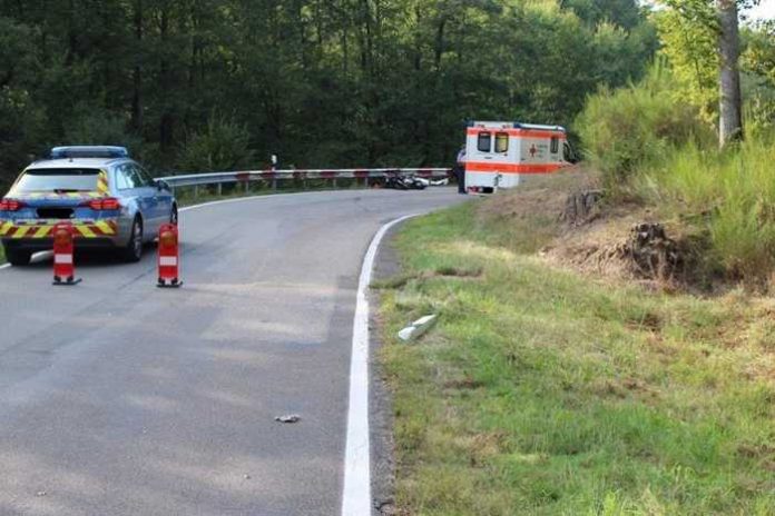 Hier verstarb der Motorradfahrer Hier verstarb der Motorradfahrer