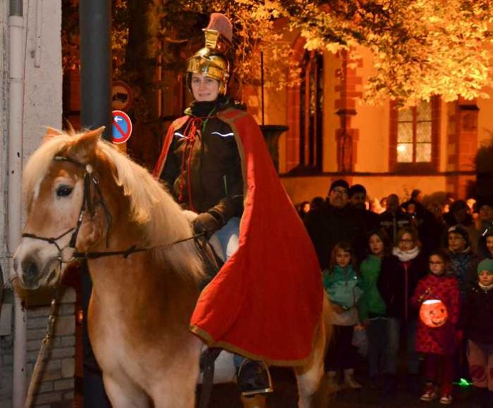 Tanja Berger beim Martinsumzug im vergangenen Jahr. Quelle: Stadt Bingen