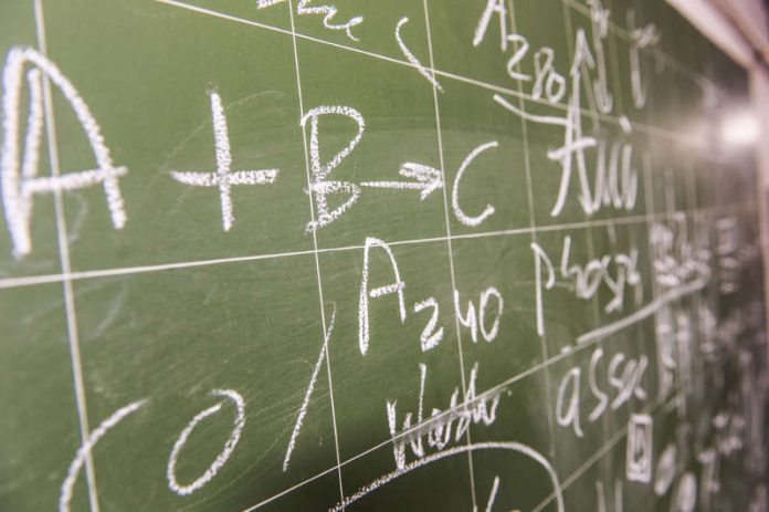 Im neuen Zentrum MathSEE bündeln Wissenschaftlerinnen und Wissenschaftler aus verschiedenen Disziplinen die mathematische Forschung am KIT. (Bild: Markus Breig/KIT) Im neuen Zentrum MathSEE bündeln Wissenschaftlerinnen und Wissenschaftler aus verschiedenen Disziplinen die mathematische Forschung am KIT. (Bild: Markus Breig/KIT)