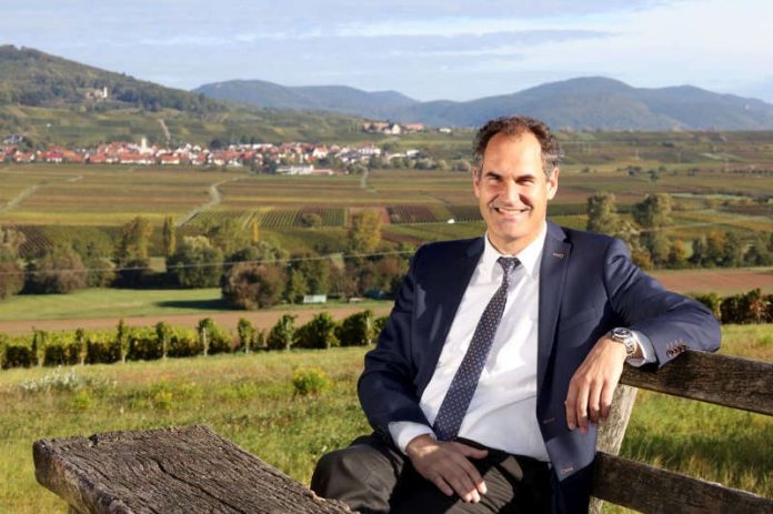 Ein Landrat für die Bürgerinnen und Bürger: Dietmar Seefeldt (Foto: Kreisverwaltung Südliche Weinstraße) Ein Landrat für die Bürgerinnen und Bürger: Dietmar Seefeldt (Foto: Kreisverwaltung Südliche Weinstraße)