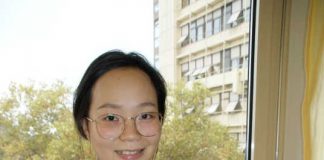 Jun Wang mit ihrer kleinen Tochter Carla