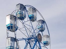 Das 18 Meter hohe Riesenrad (aufgenommen in Kirchberg im Hunsrück) der Kreuznacher Schaustellerfamilie Moser-Steinker, Foto: Dominik Steinker