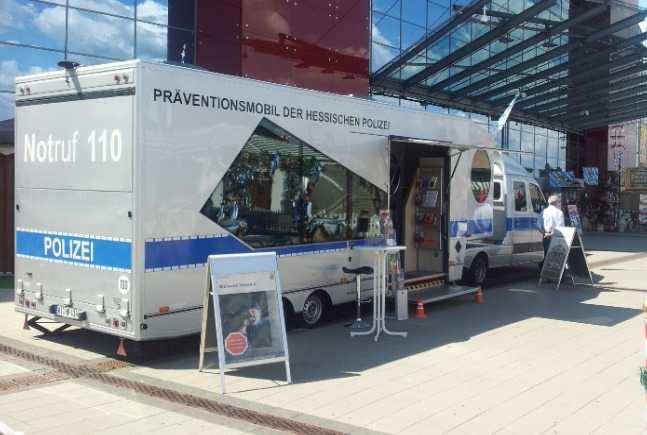 Das Präventionsmobil der Hessischen Polizei macht in Südhessen Station.