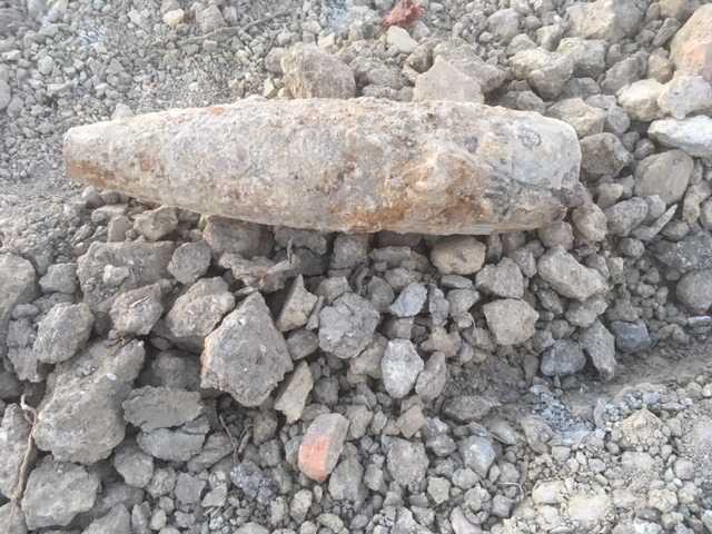 Etwa 60cm lange Granate