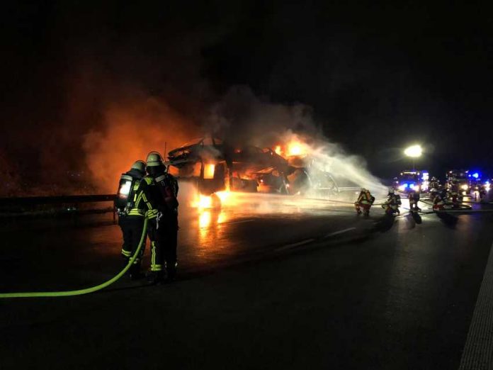 © Tibor Czemmel - Feuerwehr Bruchsal Löscharbeiten