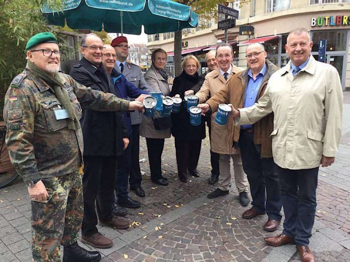 Sammlerinnen und Sammler (Foto: Volksbund Deutsche Kriegsgräberfürsorge/Volker Schütze)