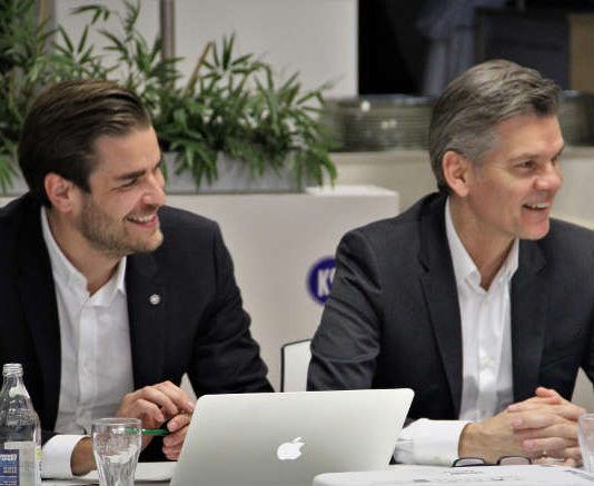 rechts KSC-Präsident Ingo Wellenreuther (Foto: KSC)