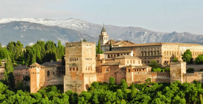 Alhambra von Granada (Foto: Pixabay)
