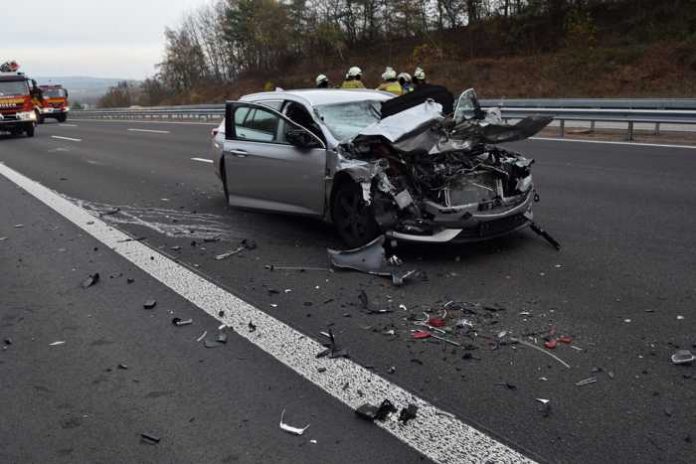 unfallbeteiligtes Fahrzeug unfallbeteiligtes Fahrzeug