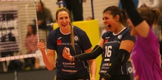 Jennifer Hamson (links) war die punktbeste Spielerin beim VCW (Foto: Detlef Gottwald)