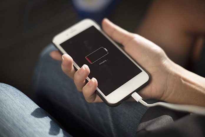 Symbolbild Handy Smartphone aufladen (Foto: Pixabay) Symbolbild Handy Smartphone aufladen (Foto: Pixabay)