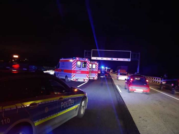 Feuerwehr Wiesbaden - Unfall A3 Feuerwehr Wiesbaden - Unfall A3
