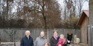 Theo Cronewitz,Uschi Renner,Mattea Ritzinger,Katrin Ritzinger,Felia Ritzinger. (Foto: Tiergarten Botschafter Worms)