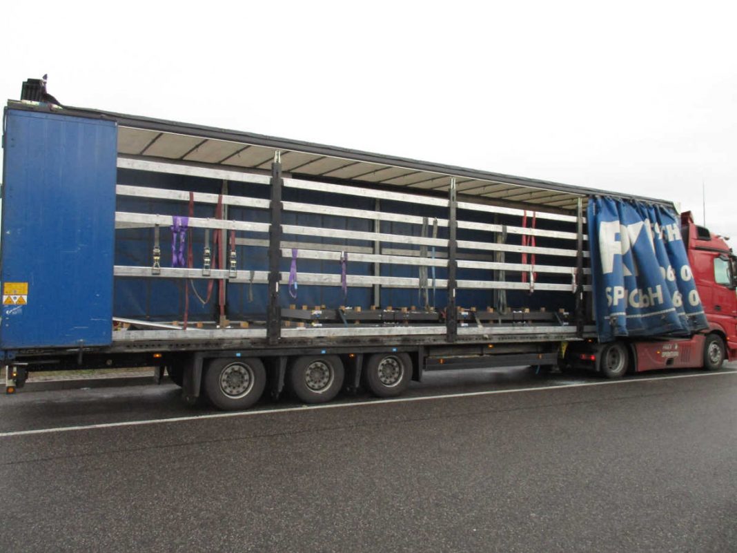 Polizeikontrolle bei Dannstadt (Foto: Polizei RLP)