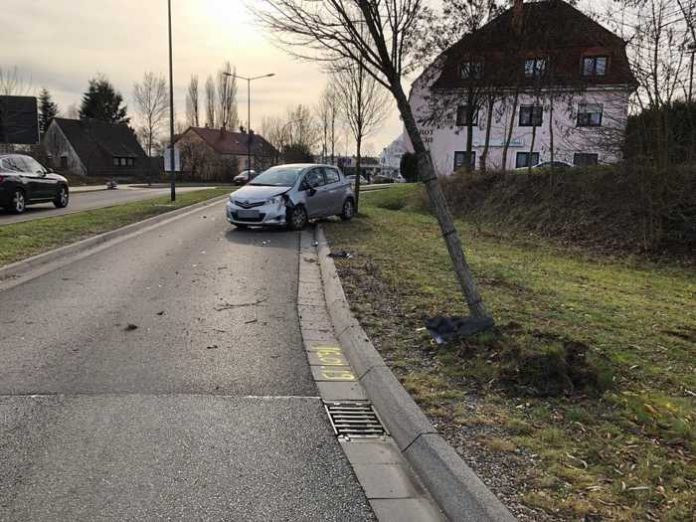 Artikel: Toyota Auris überschlägt sich Artikel: Toyota Auris überschlägt sich