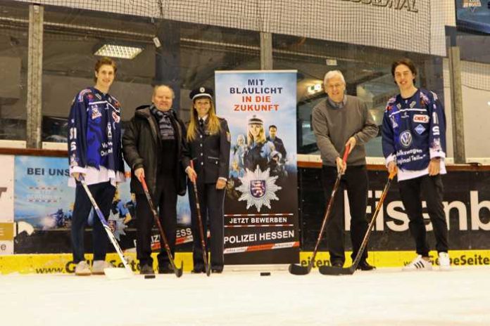 Artikel: Polizei wirbt beim Eishockeyspiel der Kassel Huskies um Nachwuchs Artikel: Polizei wirbt beim Eishockeyspiel der Kassel Huskies um Nachwuchs