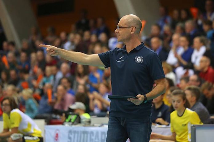 Für das Spiel gegen Stuttgart gesperrt: VCW-Chef-Trainer Dirk Groß (Foto: Detlef Gottwald)