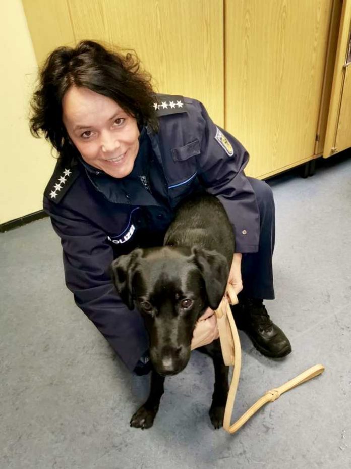 Emma zu Besuch bei der Bundespolizei Emma zu Besuch bei der Bundespolizei