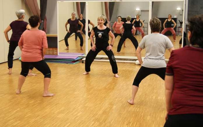 Aroha - ein weiterer Fitnesstrend -Wer Interesse hat wendet sich an die teilnehmenden Verein Aroha - ein weiterer Fitnesstrend -Wer Interesse hat wendet sich an die teilnehmenden Verein