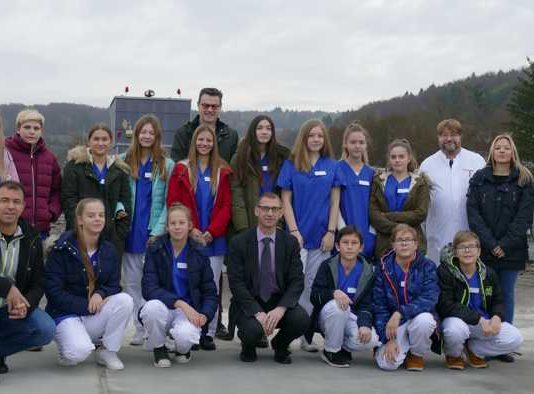 Auch die Neckar-Odenwald-Kliniken boten am 5. Dezember 2018 wieder Plätze für Jugendliche im Rahmen der Aktion „Mitmachen Ehrensache“ an. Das Foto entstand am Hubschrauberlandeplatz auf dem Dach des Standortes Mosbach. Quelle: Landratsamt