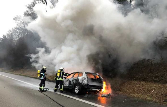 Siehe Artikel: PKW Brände beschäftigen Wiesbadener Feuerwehr