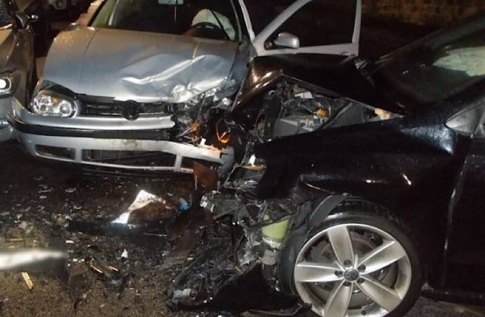 Verkehrsunfall in der Schillerstraße (Foto: Polizei RLP)