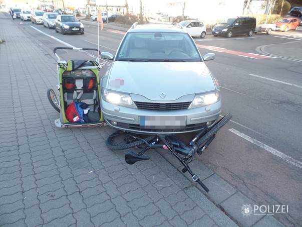 Artikel_Unfall mit E-Bike und Kinder-Fahrradanhänger Artikel_Unfall mit E-Bike und Kinder-Fahrradanhänger