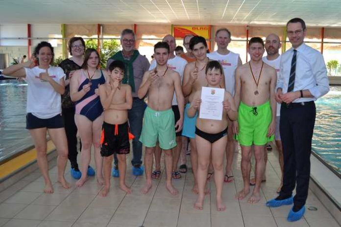 Gastgeber Landau: Im Landauer Freizeitbad LA OLA fand jetzt die 25. Regionalmeisterschaft der Schulen mit dem Förderschwerpunkt „Ganzheitliche Entwicklung“ im Schwimmen statt. (Quelle: Stadt Landau in der Pfalz)