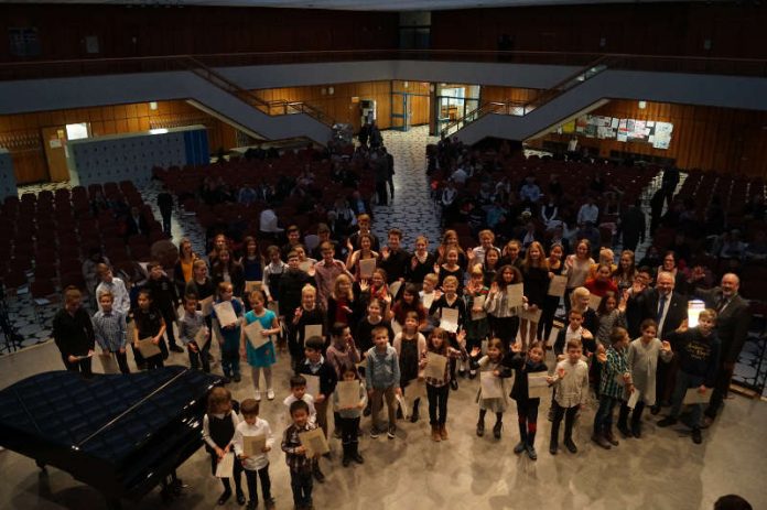 Das Konzert fand am Sonntag, 17. Februar in der Aula des Hannah-Arendt-Gymnasiums in Haßloch statt (Foto: Kreisverwaltung Haßloch)