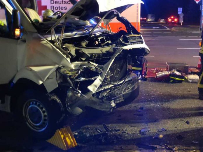 Artikel - Schwerer Verkehrsunfall auf der Essenheimer Straße