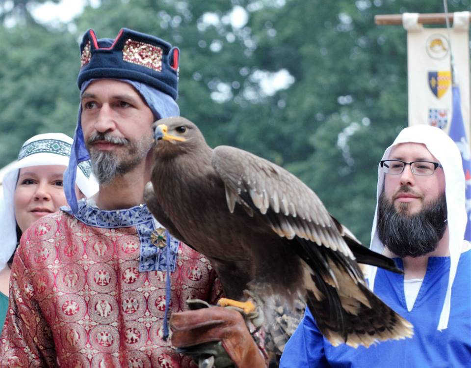 Verschiedene Greifen sind zu sehen (Foto: Lorraine Médiévale/CarolanLieb)