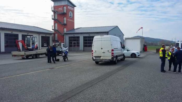 Artikel_Kontrollen vor dem Feuerwehrstützpunkt in Großen-Buseck Artikel_Kontrollen vor dem Feuerwehrstützpunkt in Großen-Buseck
