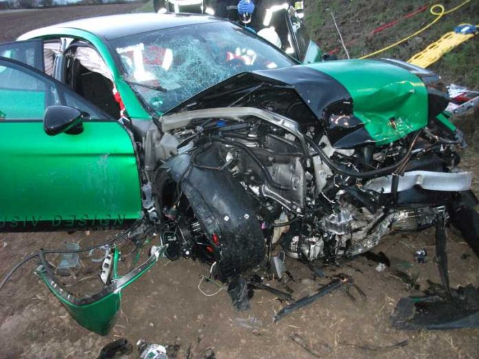Artikel: Verkehrsunfall mit drei beteiligten Fahrzeugen © Feuerwehr Bad Kreuznach Artikel: Verkehrsunfall mit drei beteiligten Fahrzeugen © Feuerwehr Bad Kreuznach