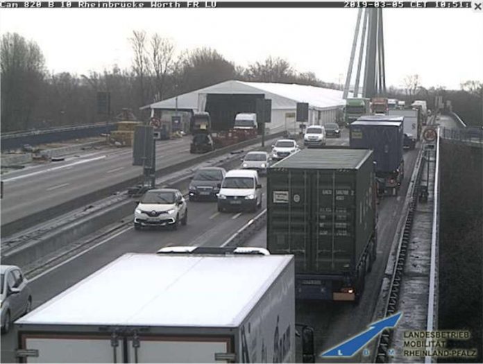 Die Rheinbrücke in Wörth am 05.03.19 (Foto: LBM RLP)