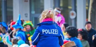 Symbolbild, Fasching, Fasnacht, Karneval, Umzug © Michael Gaida on Pixabay