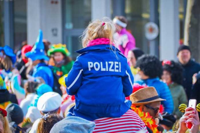 Symbolbild © Michael Gaida on Pixabay Symbolbild, Fasching, Fasnacht, Karneval, Umzug © Michael Gaida on Pixabay