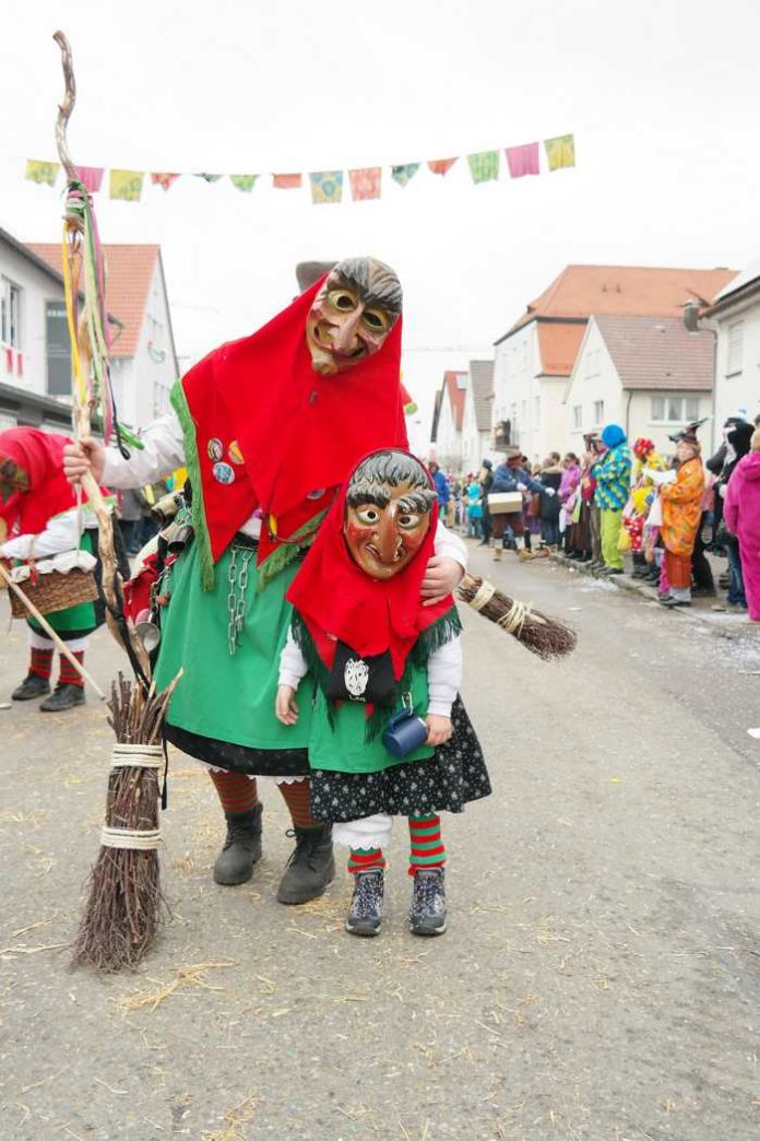 Symbolbild © Hans on Pixabay Symbolbild, Hexen, Kind, Fasching, Fasnacht, Karneval © Hans on Pixabay