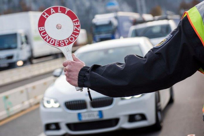 Symbolbild Polizei Verkehrskontrolle (Foto: Bundespolizei)