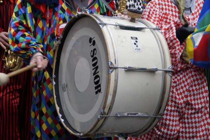 Symbolbild © Efraimstochter on Pixabay Symbolbild, Trommel, Fasching, Fasnacht, Karneval, Umzug © Efraimstochter on Pixabay