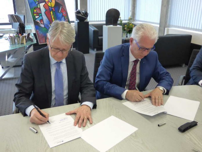 Vertragsunterzeichnung_Unfallkasse_190301a Vertragsunterzeichnung