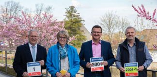 v.l.: Landrat Hans-Ulrich Ihlenfeld, Ute Turznik, Rolf Kley, Klaus Mattern (Foto: Kreisverwaltung Bad Dürkheim)