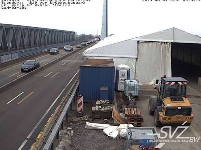 Baustelle auf der Rheinbrücke Maxau (Foto: Webcam)