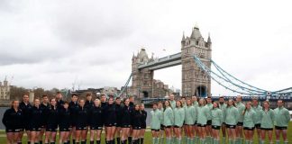 Ben Landis (Vierter v.l.) als Teil der Oxford Mannschaft. Rechts die die Konkurrenten aus Cambridge. (Foto: The Boat Race Company)