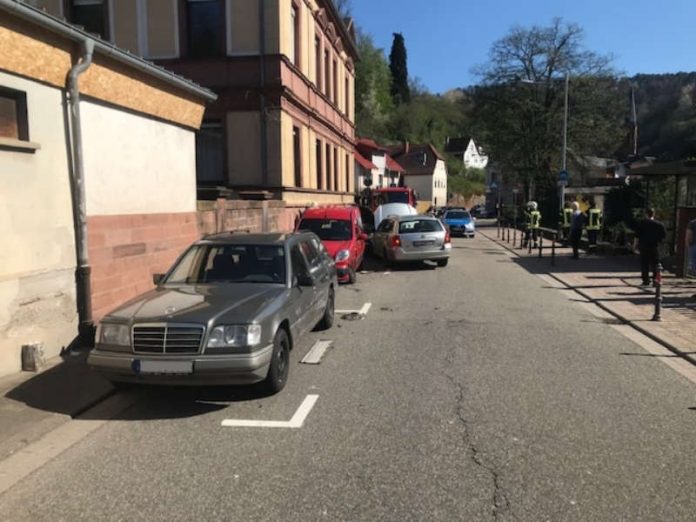 Verkehrsunfall in der Weidenthaler Hauptstraße (Foto: Polizei RLP) Verkehrsunfall in der Weidenthaler Hauptstraße (Foto: Polizei RLP)