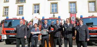 Karlsruhe Feuerwehr Löschfahrzeuge (Foto: Klaus Eppele)