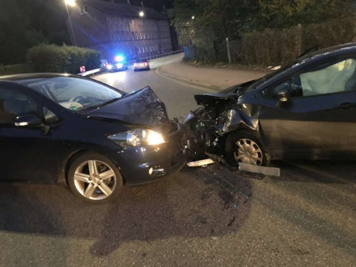 Die beiden beteiligten PKW (Foto: Feuerwehr)