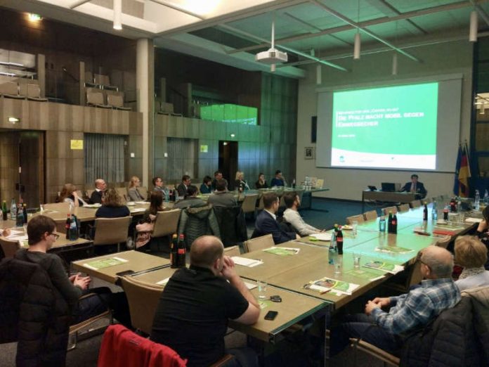 Runder Tisch mit Kaffeeanbietern aus der Region (Foto: Stadtverwaltung Neustadt)