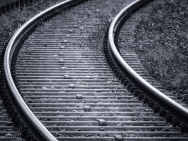 Symbolbild Gleise (Foto: Pixabay/analogicus)